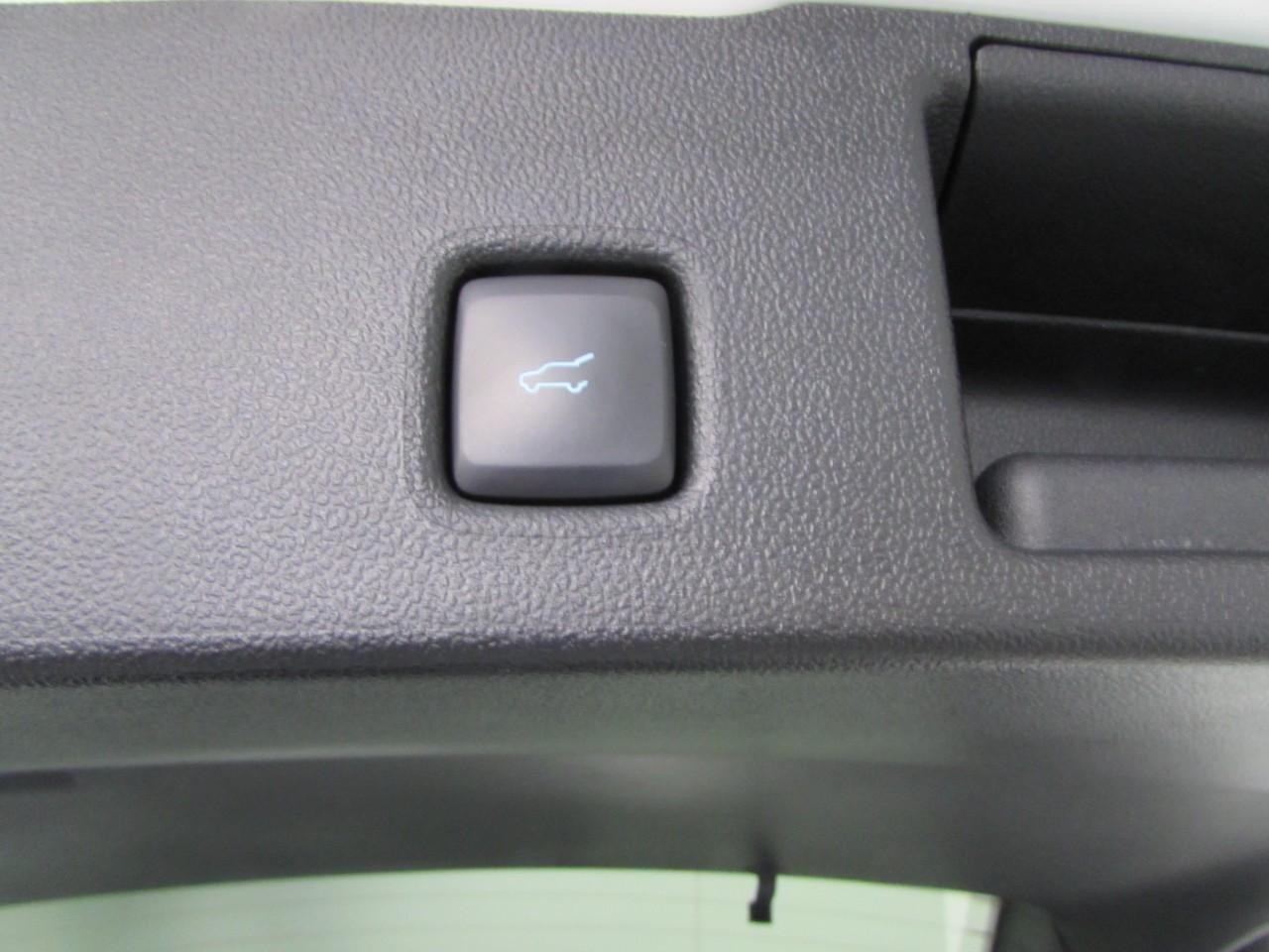 Ford Escape Vehicle Full-screen Gallery Image 48
