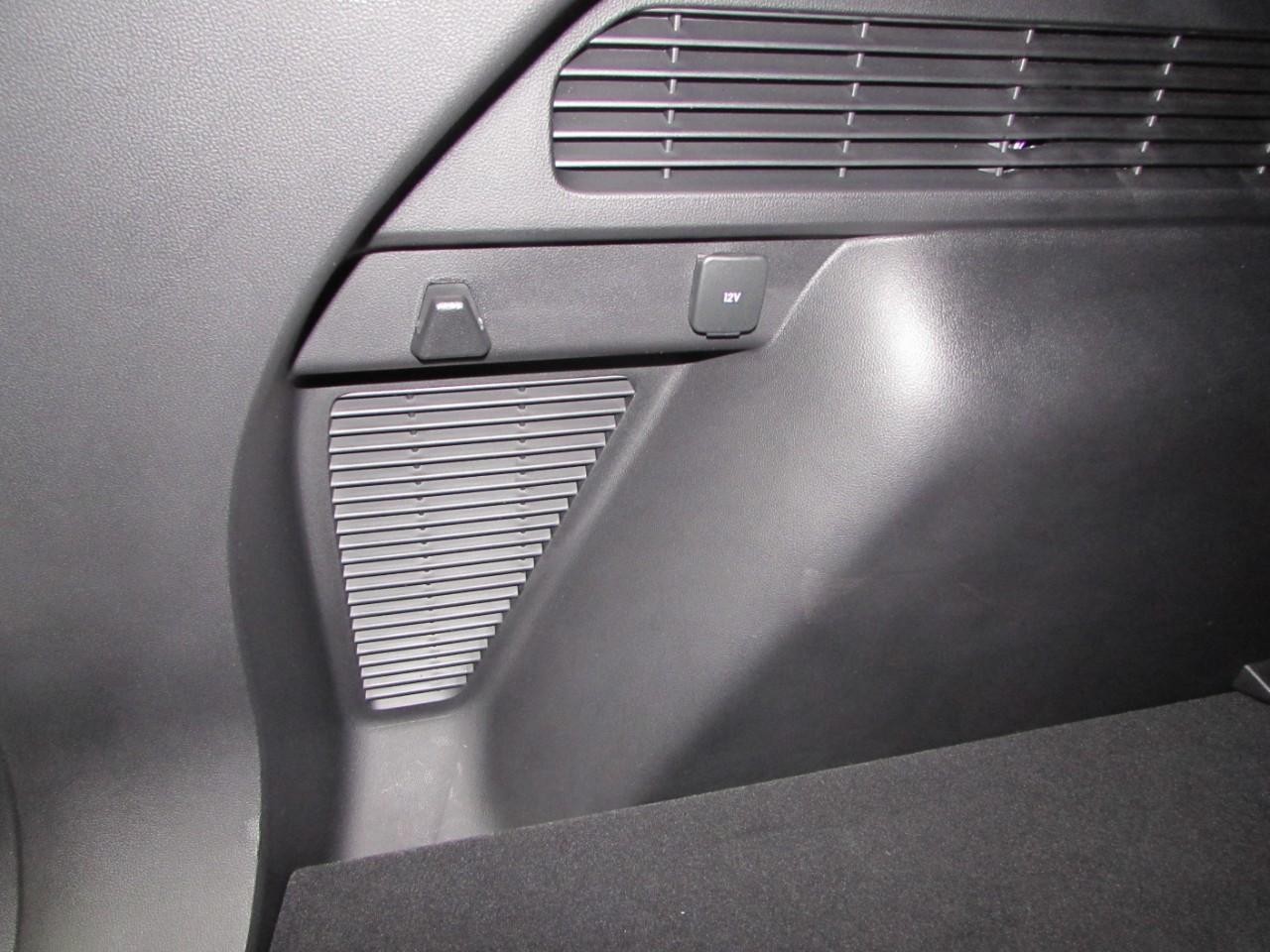 Ford Escape Vehicle Full-screen Gallery Image 49