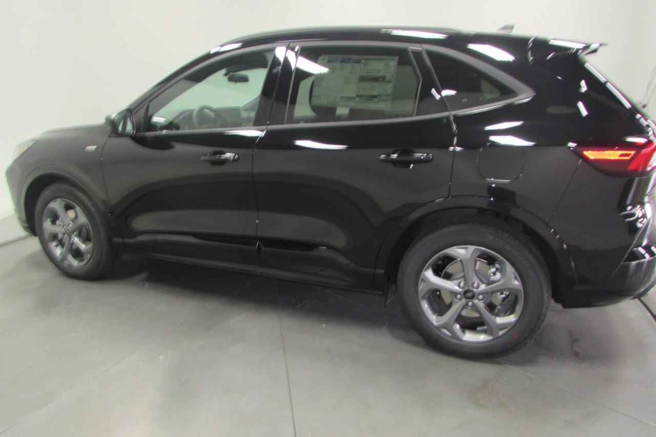 2024 Agate Black Metallic Ford Escape ST-Line FWD SUV