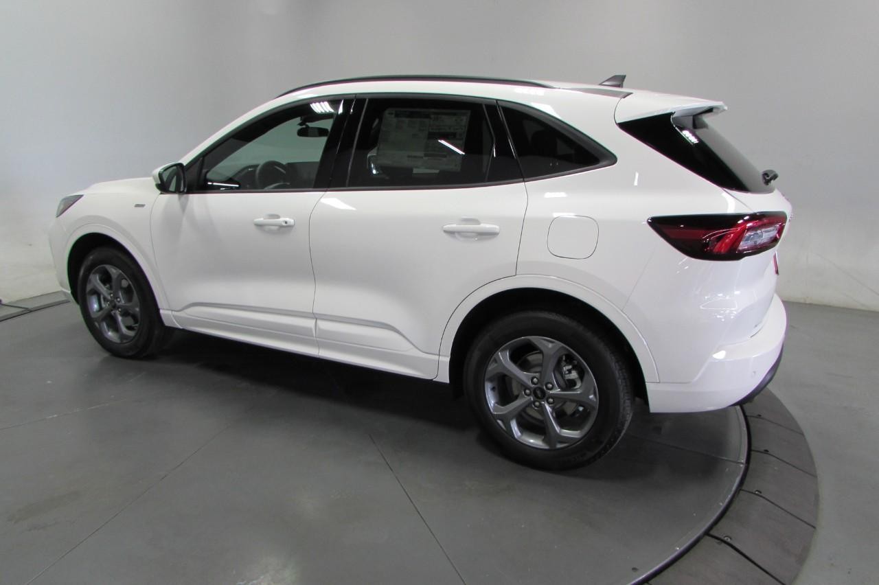 2024 Star White Metallic Tri-Coat Ford Escape ST-Line Select AWD SUV