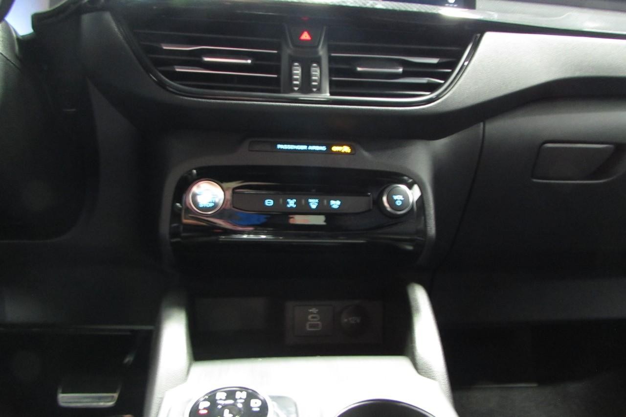 2024 Star White Metallic Tri-Coat Ford Escape ST-Line Select AWD SUV