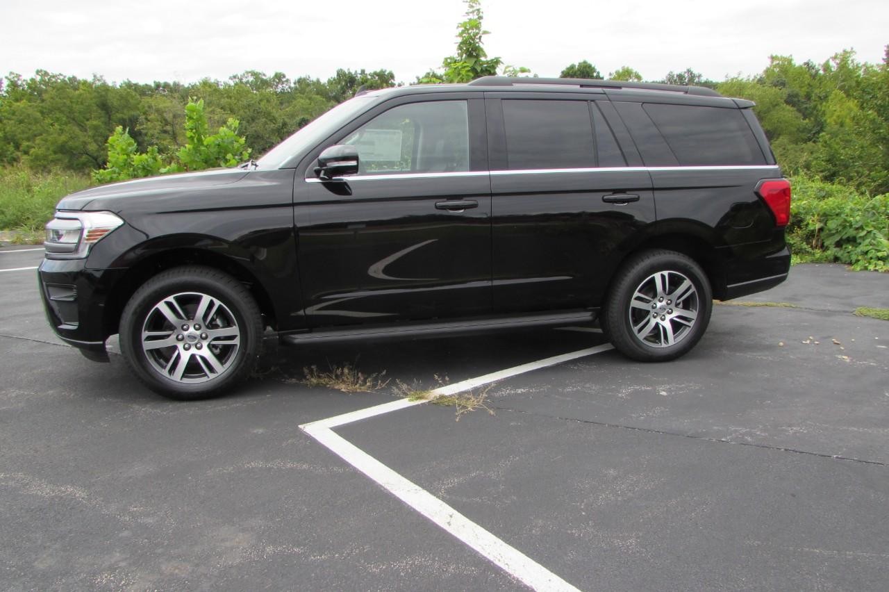 2024 Agate Black Metallic Ford Expedition XLT 4X4 SUV