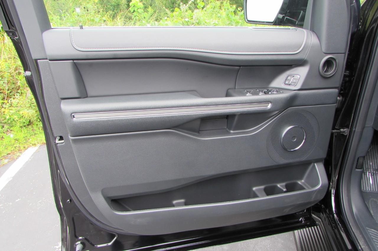 2024 Agate Black Metallic Ford Expedition XLT 4X4 SUV