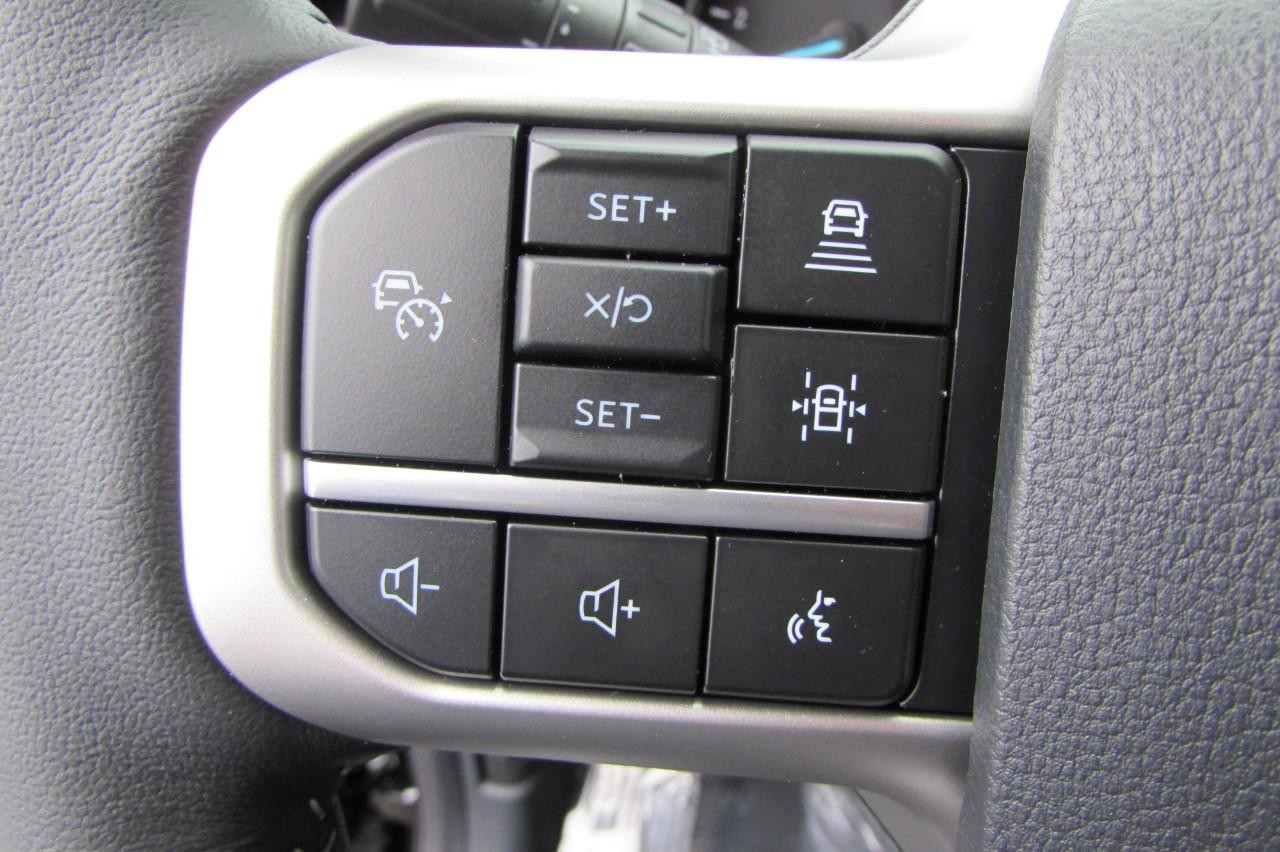 2024 Agate Black Metallic Ford Expedition XLT 4X4 SUV