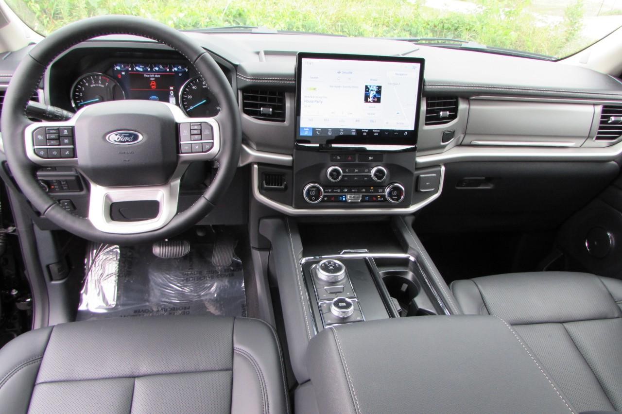 2024 Agate Black Metallic Ford Expedition XLT 4X4 SUV
