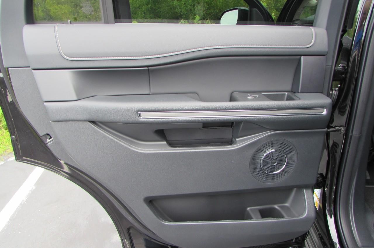 2024 Agate Black Metallic Ford Expedition XLT 4X4 SUV