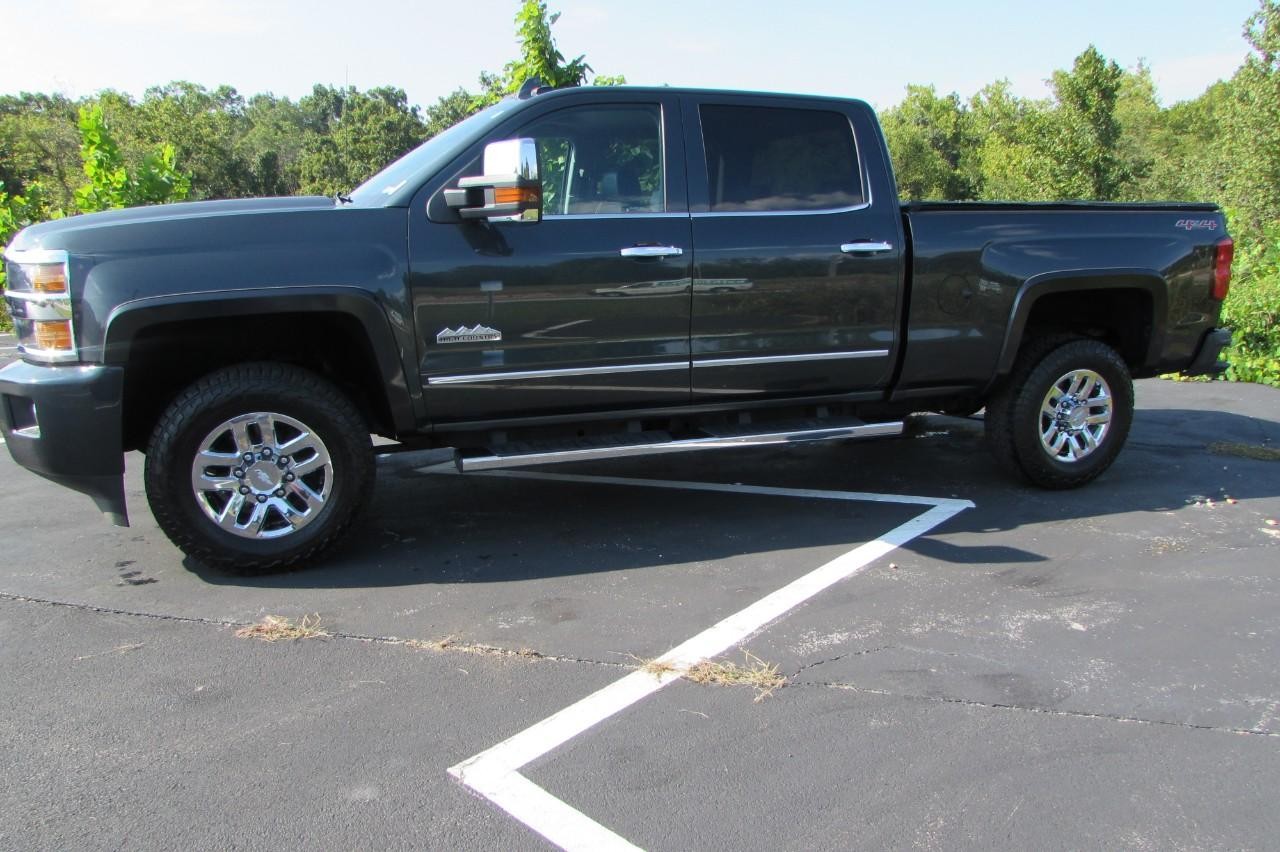 2017 Black Chevrolet Silverado 3500HD High Country 4X4 Truck