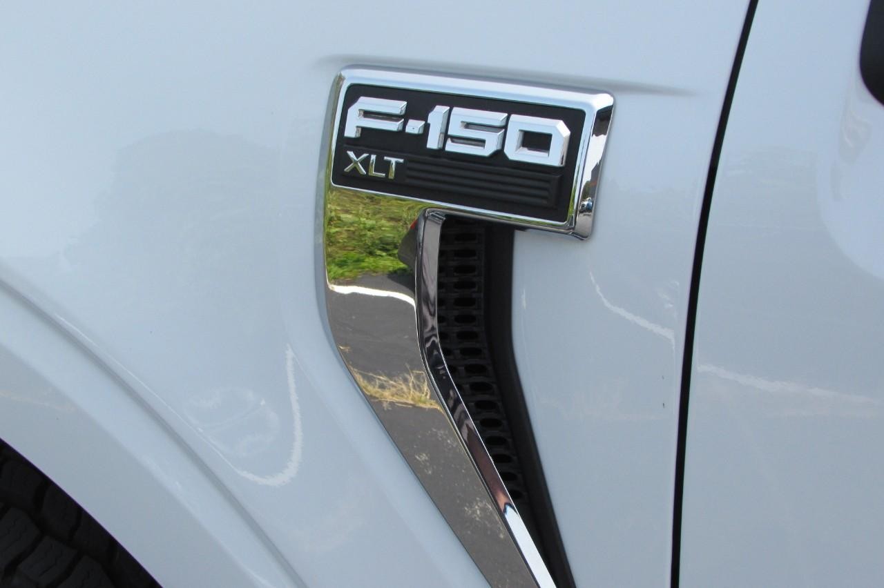2022 Oxford White Ford F-150 XLT 4X4 Truck
