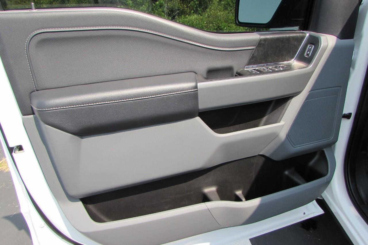 2022 Oxford White Ford F-150 XLT 4X4 Truck