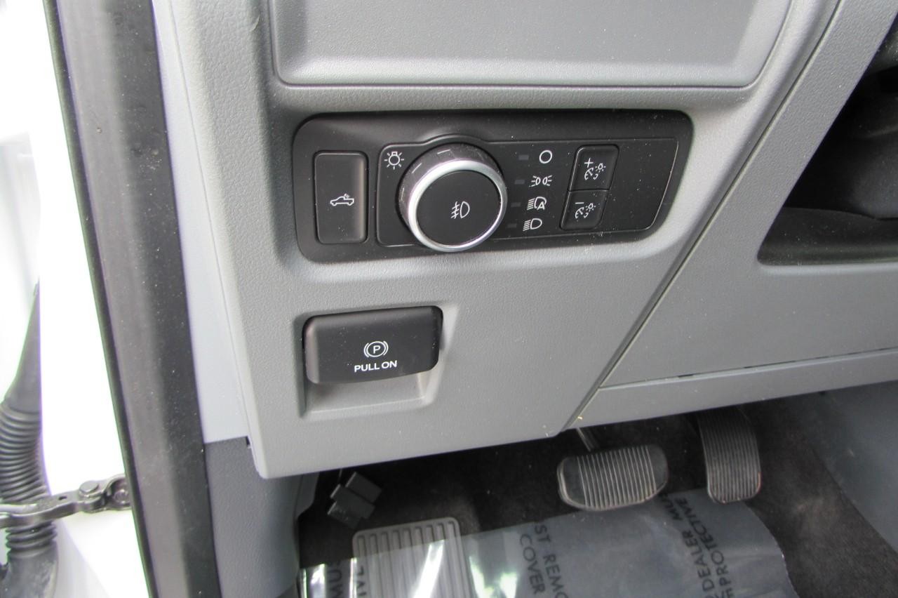 2022 Oxford White Ford F-150 XLT 4X4 Truck