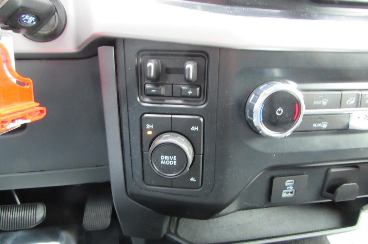 2022 Oxford White Ford F-150 XLT 4X4 Truck