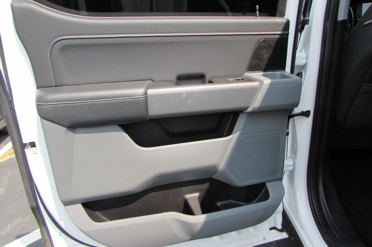 2022 Oxford White Ford F-150 XLT 4X4 Truck
