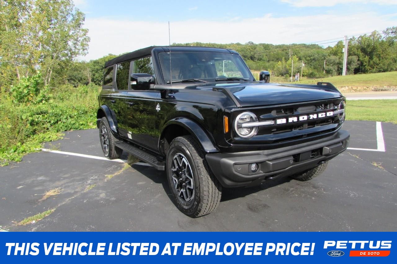 2024 Shadow Black Ford Bronco Outer Banks SUV