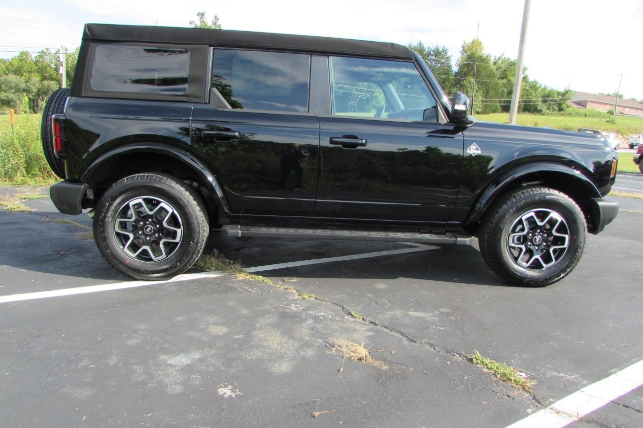 2024 Shadow Black Ford Bronco Outer Banks 4X4 SUV