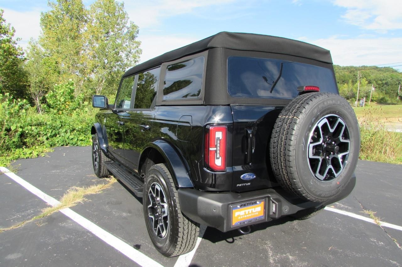 2024 Shadow Black Ford Bronco Outer Banks 4X4 SUV