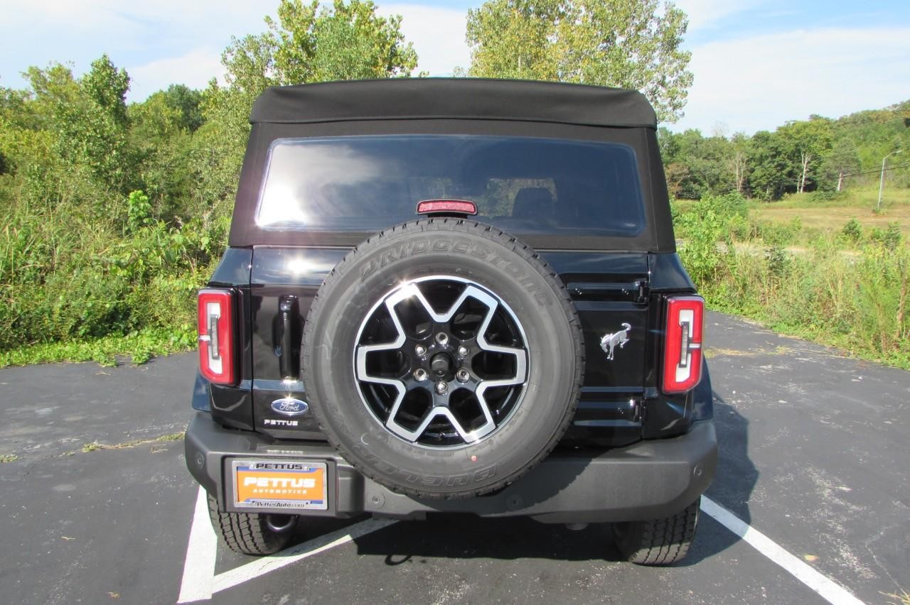 2024 Shadow Black Ford Bronco Outer Banks 4X4 SUV