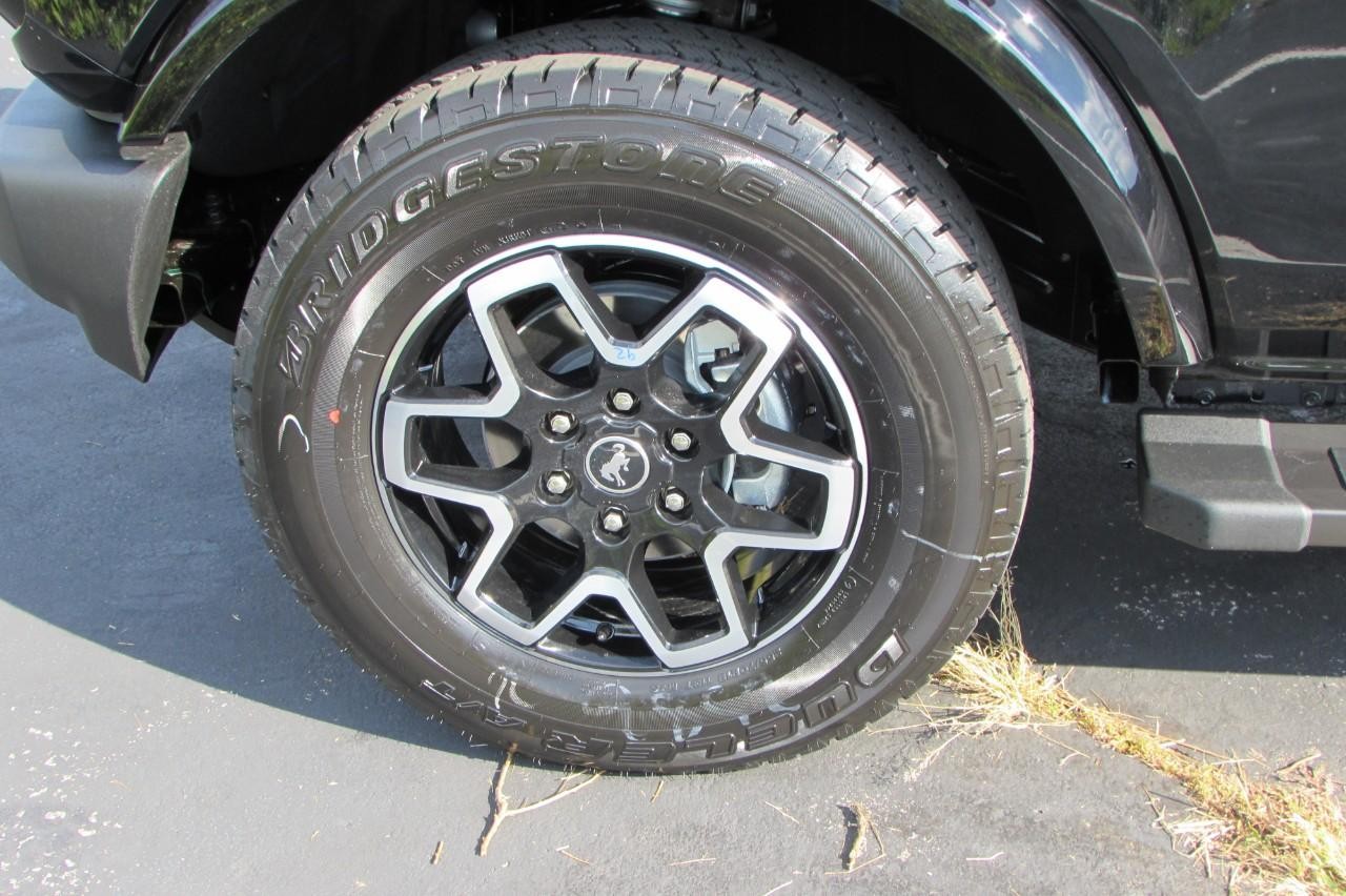 2024 Shadow Black Ford Bronco Outer Banks 4X4 SUV
