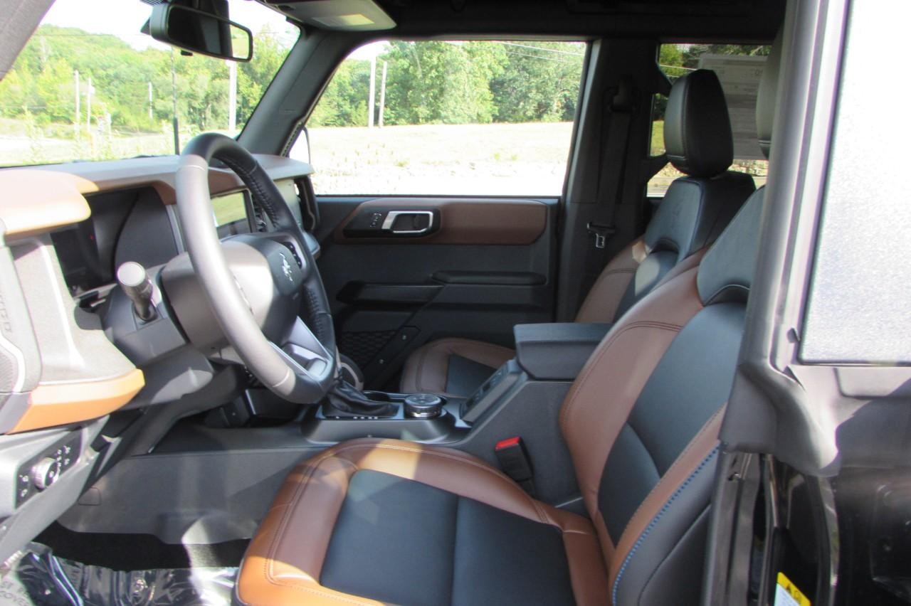 2024 Shadow Black Ford Bronco Outer Banks 4X4 SUV