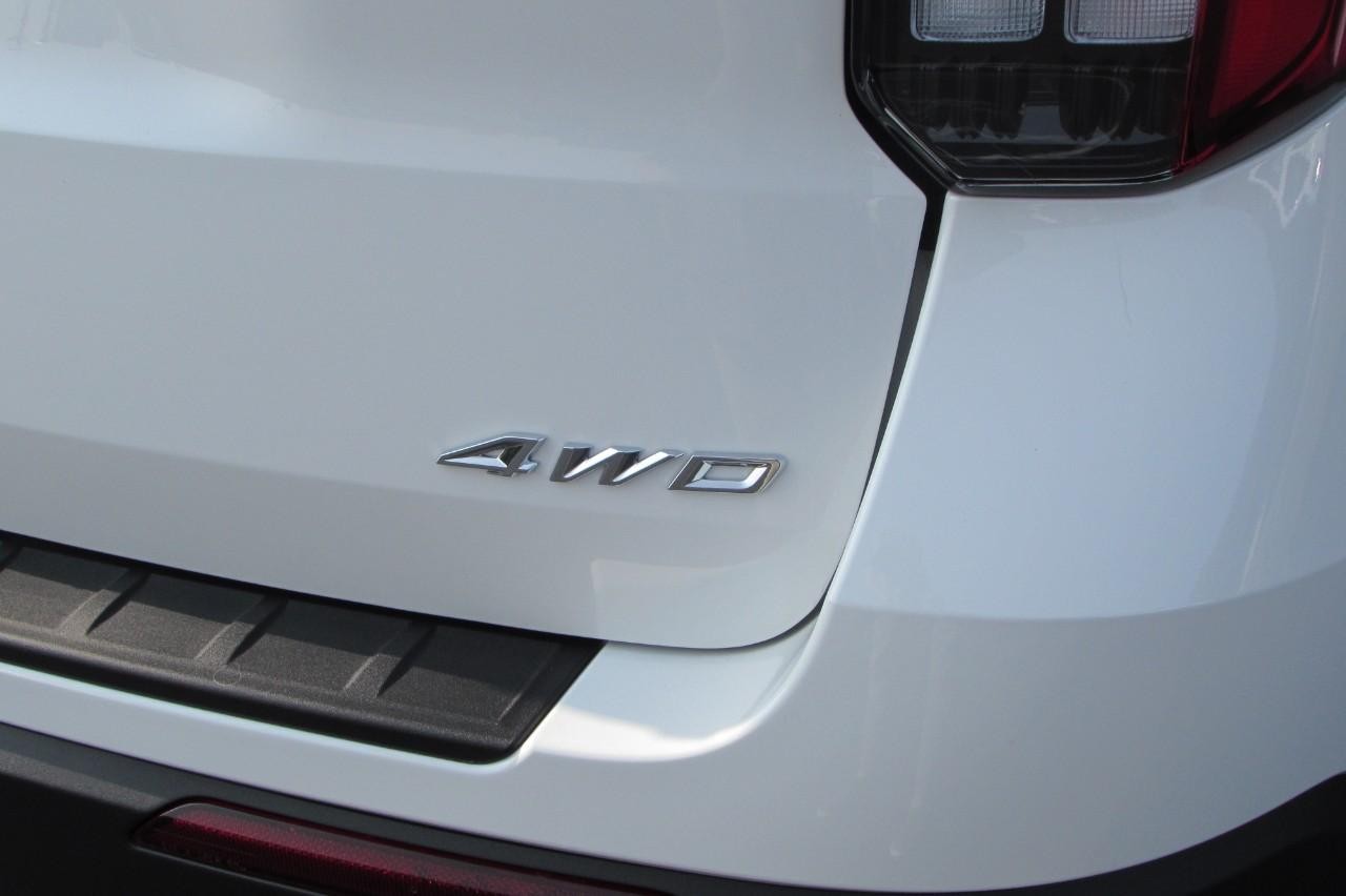 2025 Star White Metallic Tri-Coat Ford Explorer Active 4X4 SUV