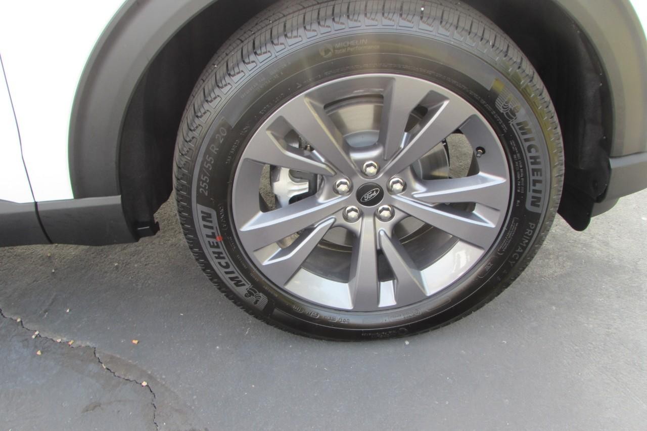 2025 Star White Metallic Tri-Coat Ford Explorer Active 4X4 SUV