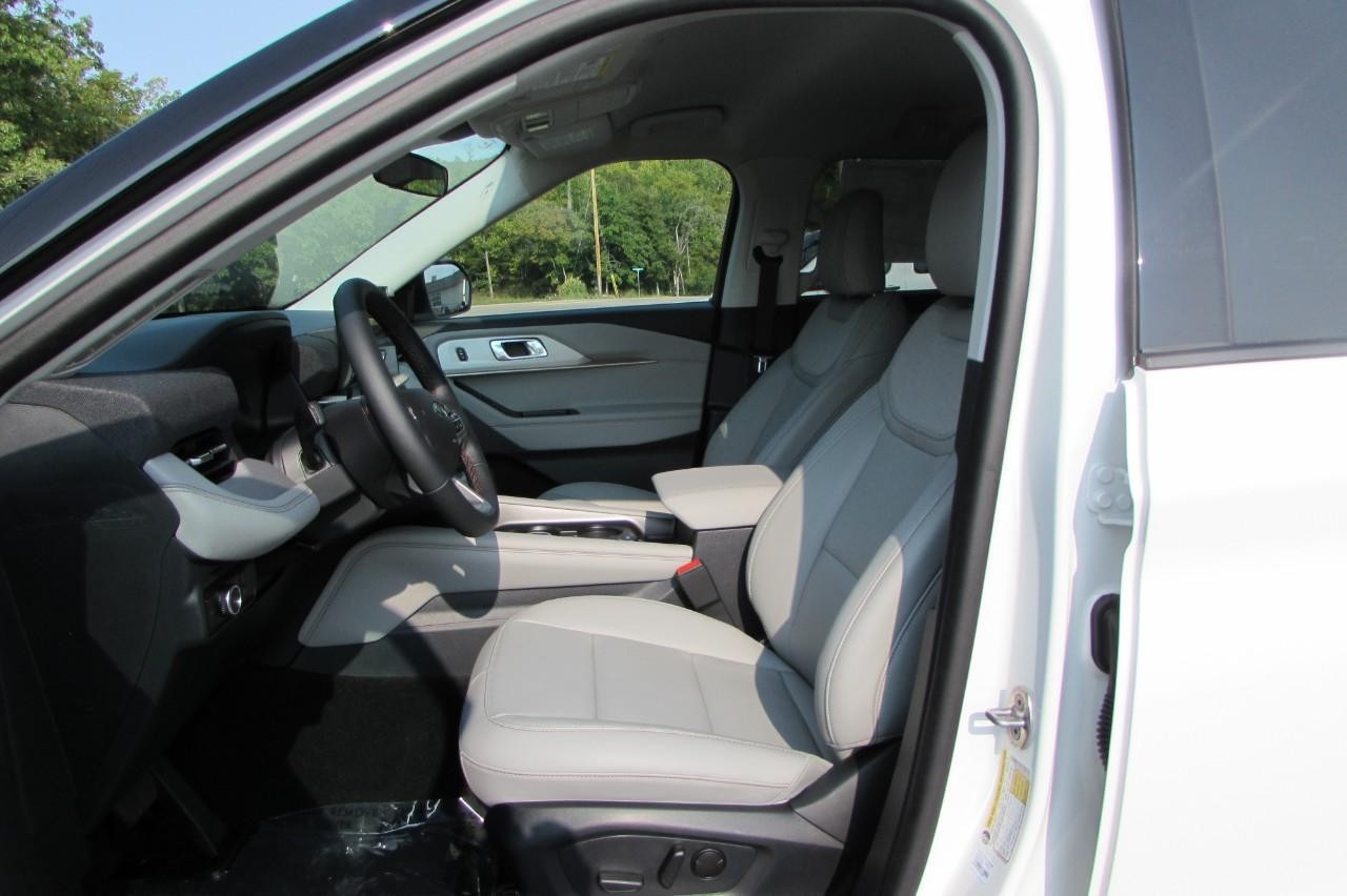 2025 Star White Metallic Tri-Coat Ford Explorer Active 4X4 SUV