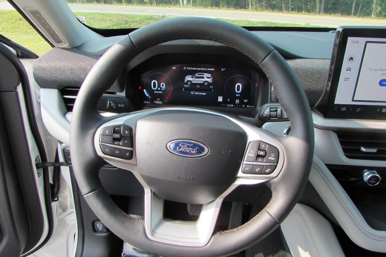 2025 Star White Metallic Tri-Coat Ford Explorer Active 4X4 SUV