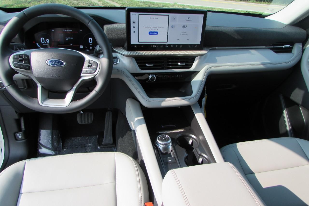 2025 Star White Metallic Tri-Coat Ford Explorer Active 4X4 SUV