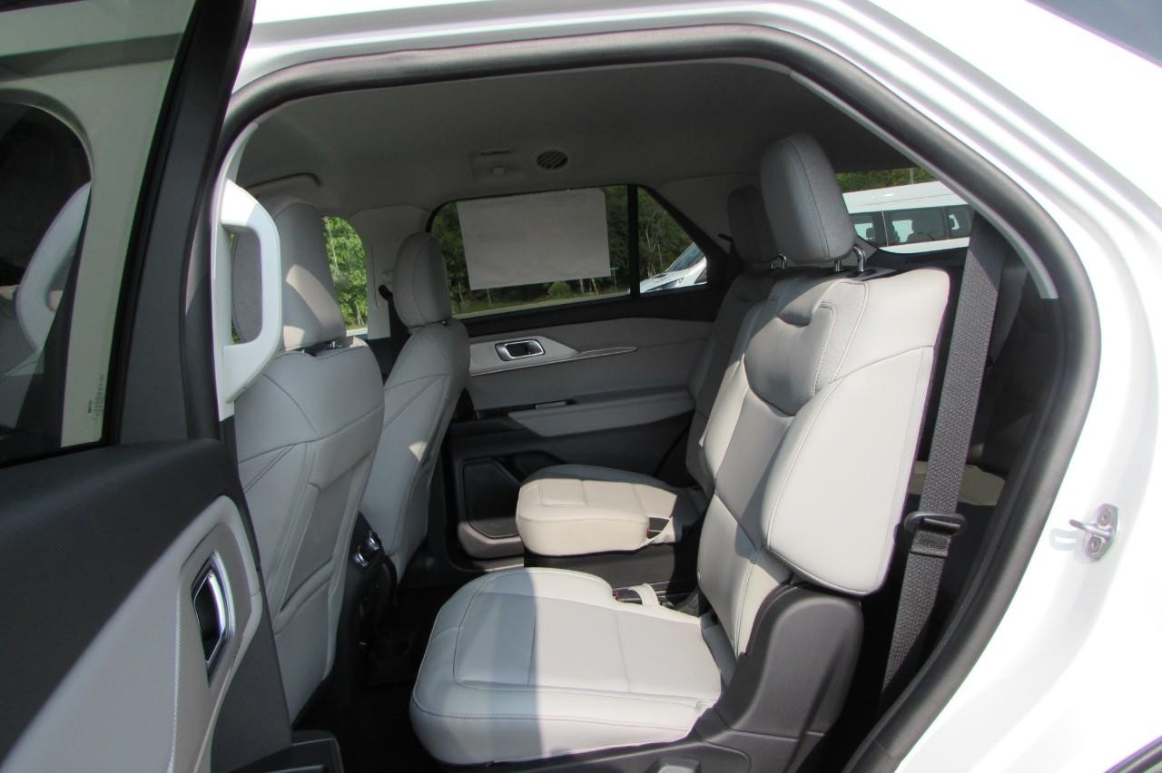 2025 Star White Metallic Tri-Coat Ford Explorer Active 4X4 SUV