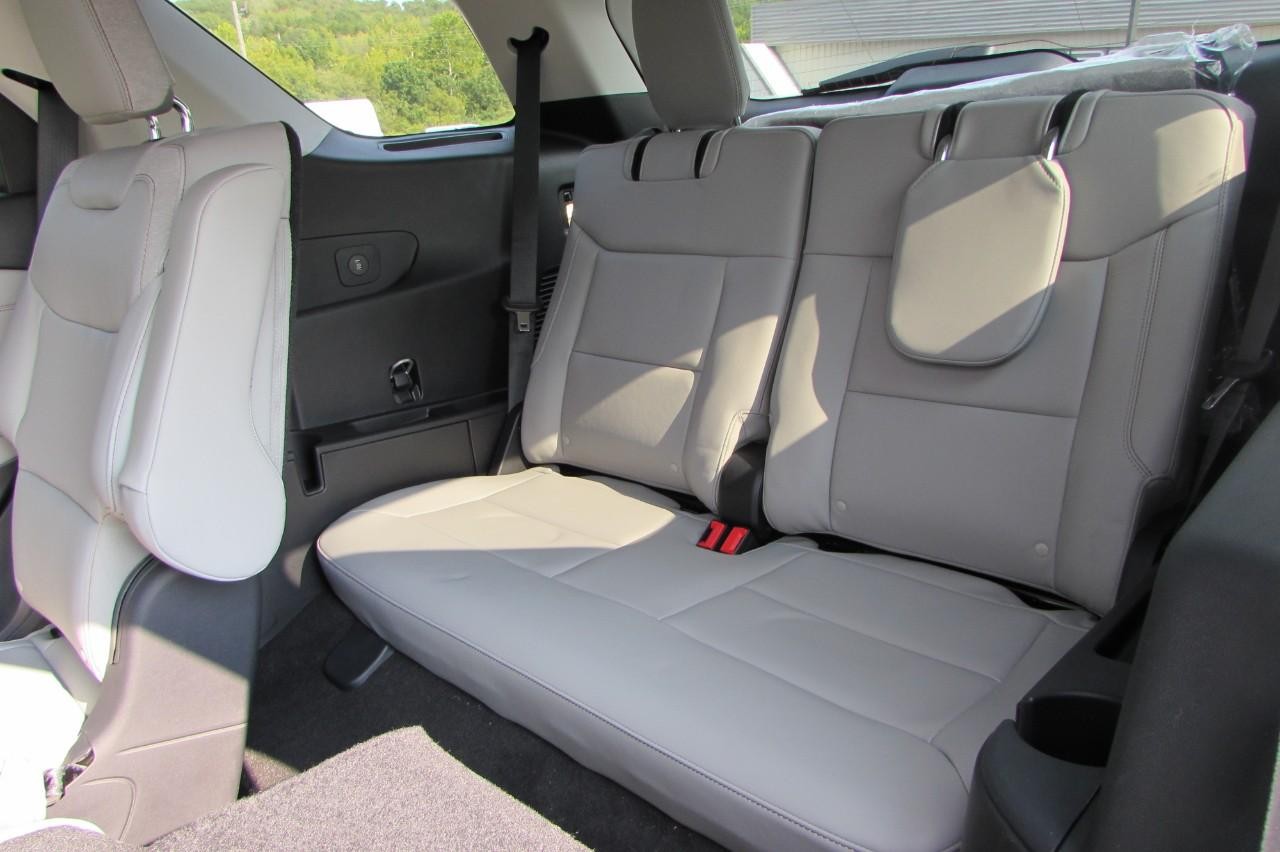 2025 Star White Metallic Tri-Coat Ford Explorer Active 4X4 SUV