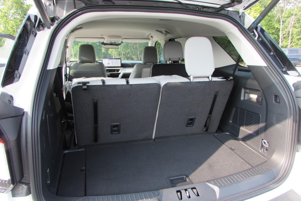 2025 Star White Metallic Tri-Coat Ford Explorer Active 4X4 SUV