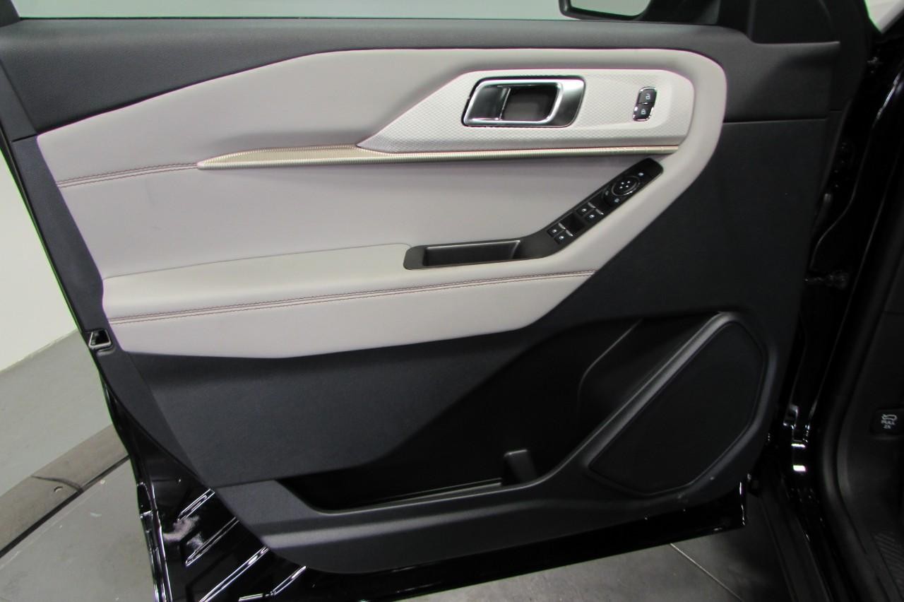2025 Agate Black Metallic Ford Explorer Active 4X4 SUV