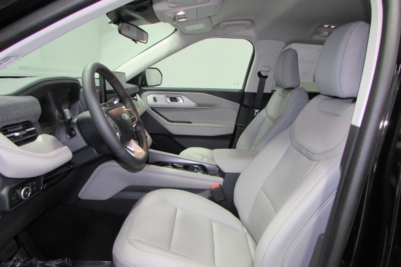 2025 Agate Black Metallic Ford Explorer Active 4X4 SUV