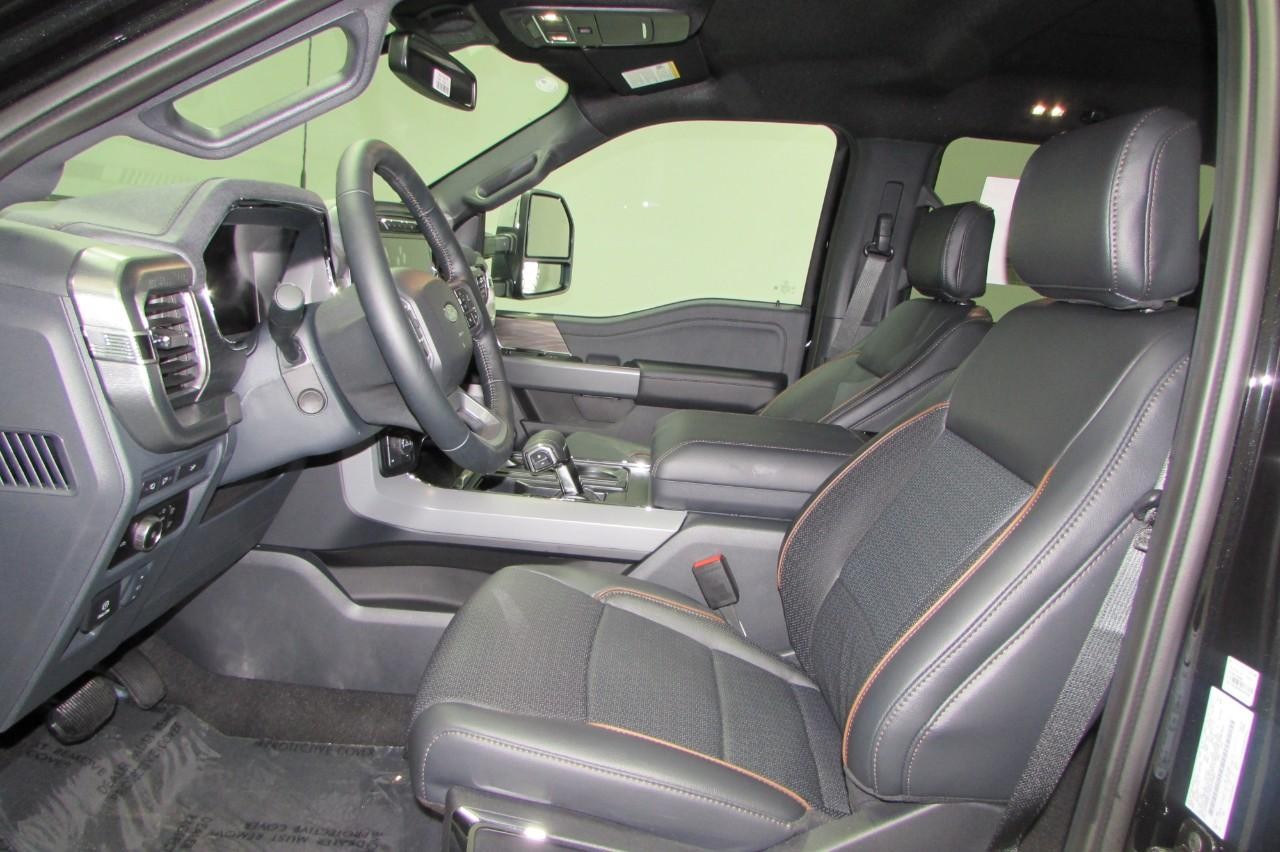 2024 Agate Black Metallic Ford F-150 LARIAT 4X4 Truck