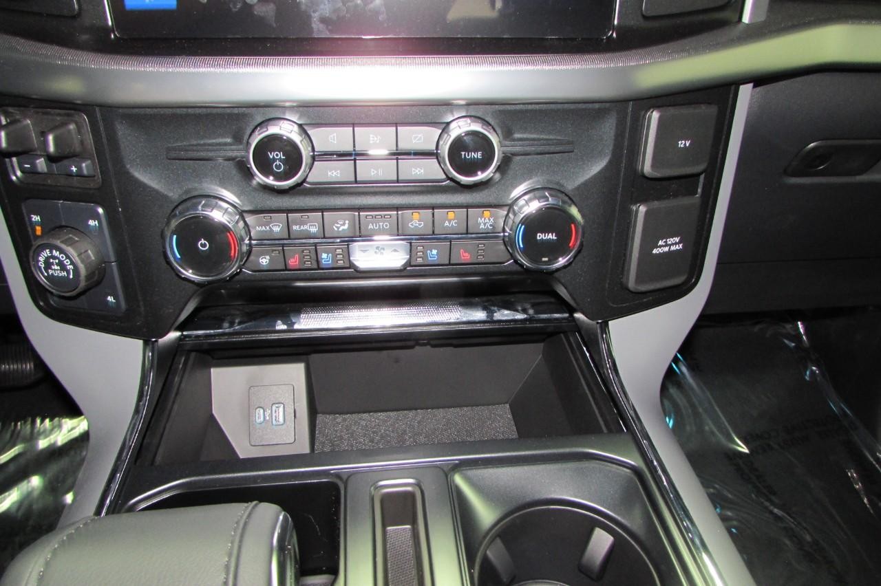 2024 Agate Black Metallic Ford F-150 LARIAT 4X4 Truck