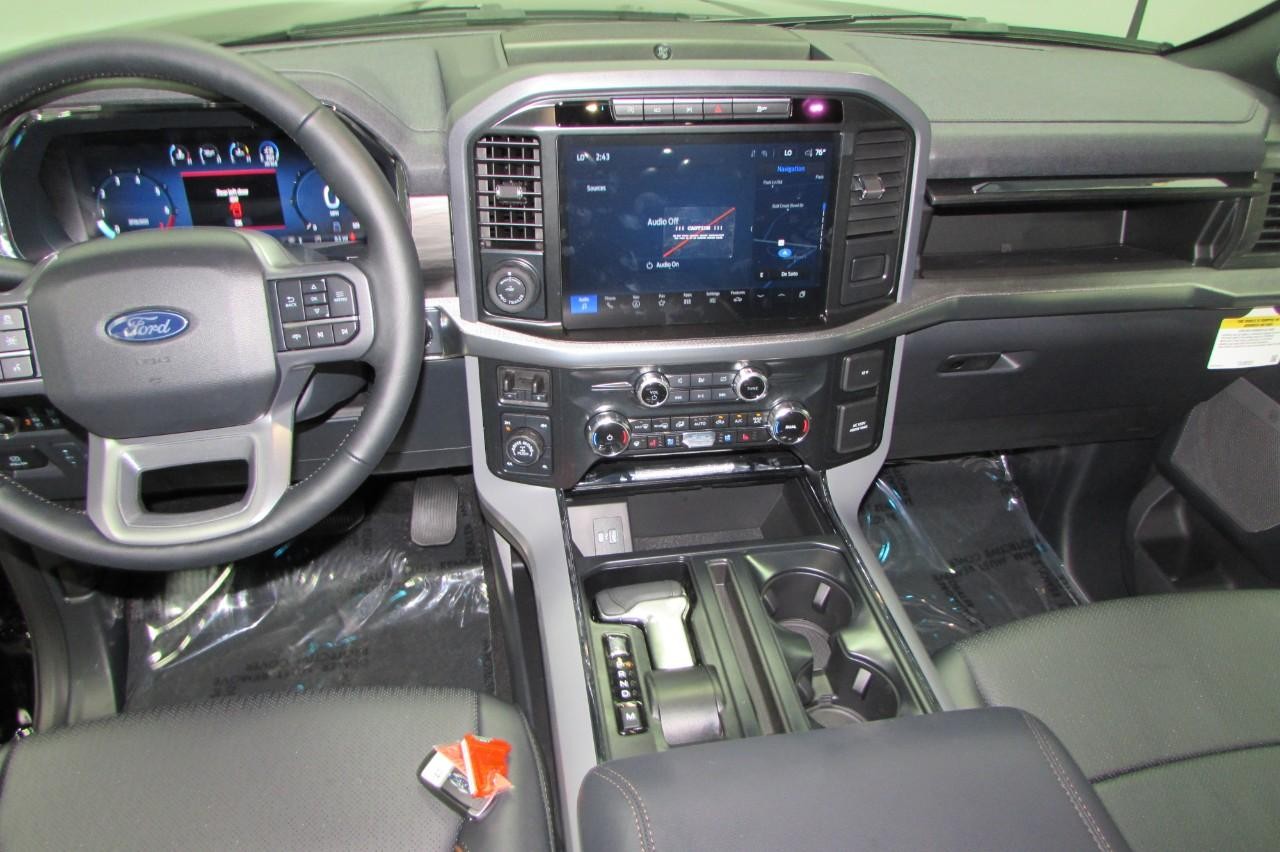 2024 Agate Black Metallic Ford F-150 LARIAT 4X4 Truck