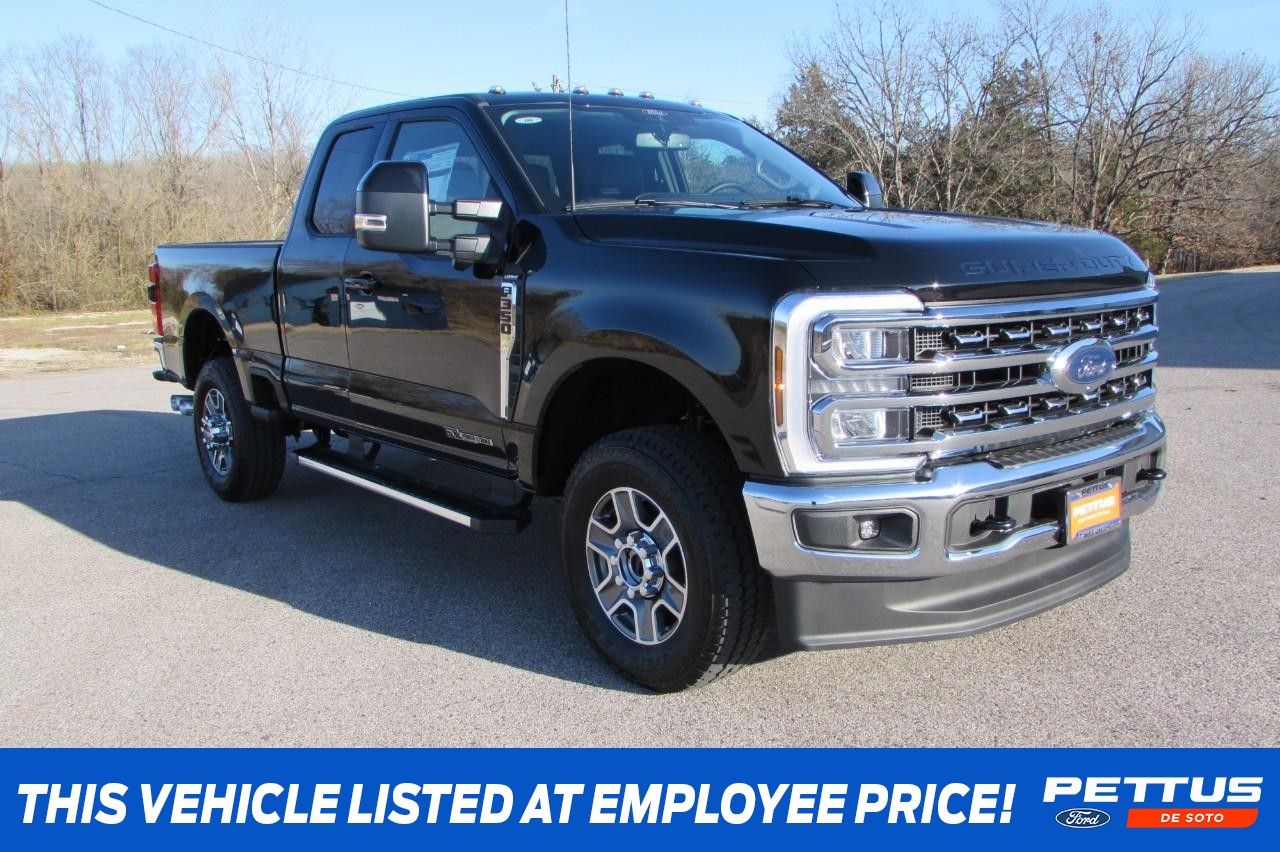 2024 Agate Black Metallic Ford Super Duty F-350 SRW Lariat Truck