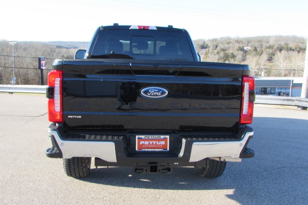 2024 Agate Black Metallic Ford Super Duty F-350 SRW Lariat 4X4 Truck