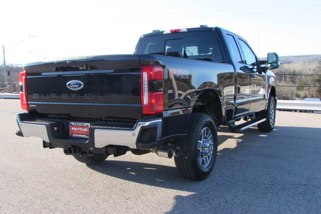 2024 Agate Black Metallic Ford Super Duty F-350 SRW Lariat 4X4 Truck