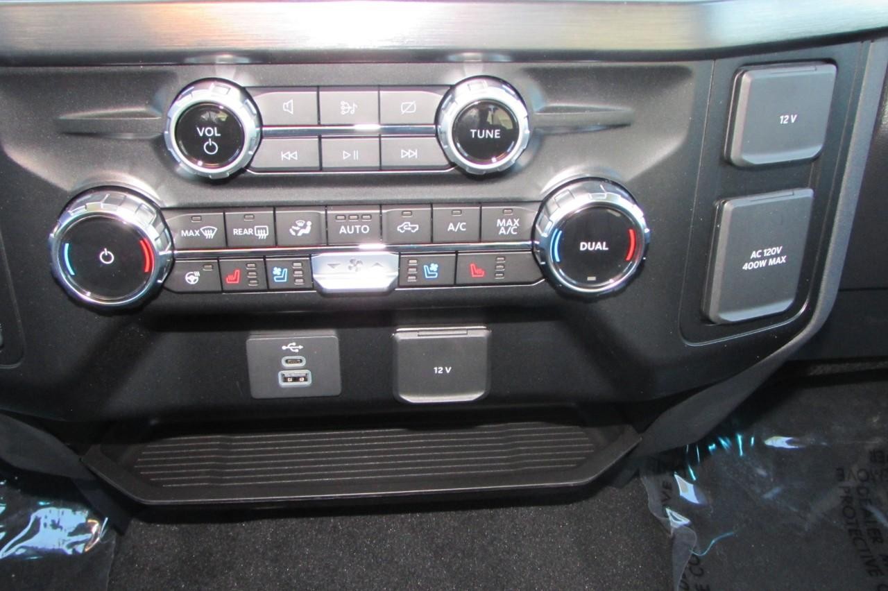 2024 Agate Black Metallic Ford Super Duty F-350 SRW Lariat 4X4 Truck