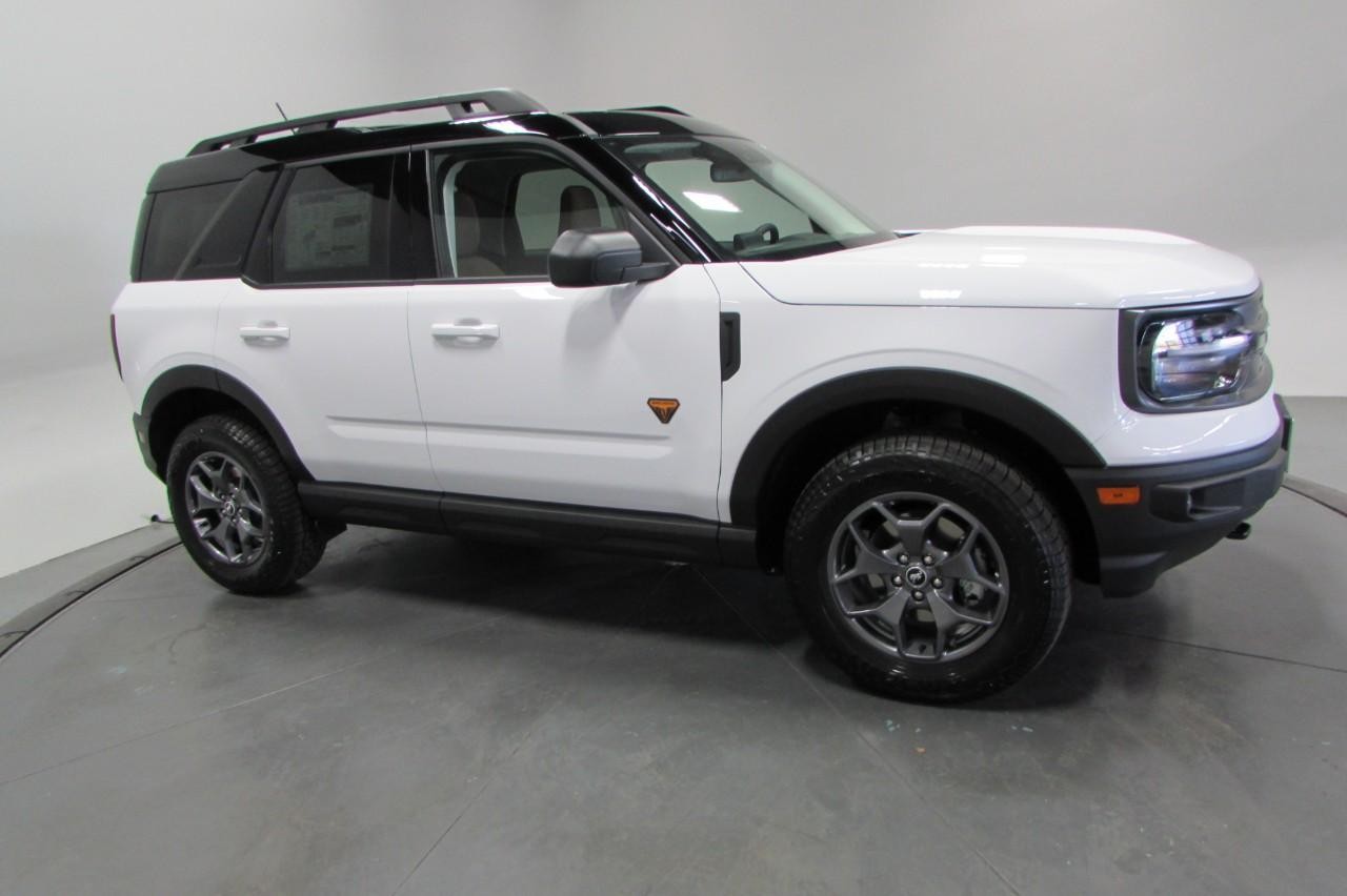 2024 Ox White Ford Bronco Sport Badlands 4X4 SUV