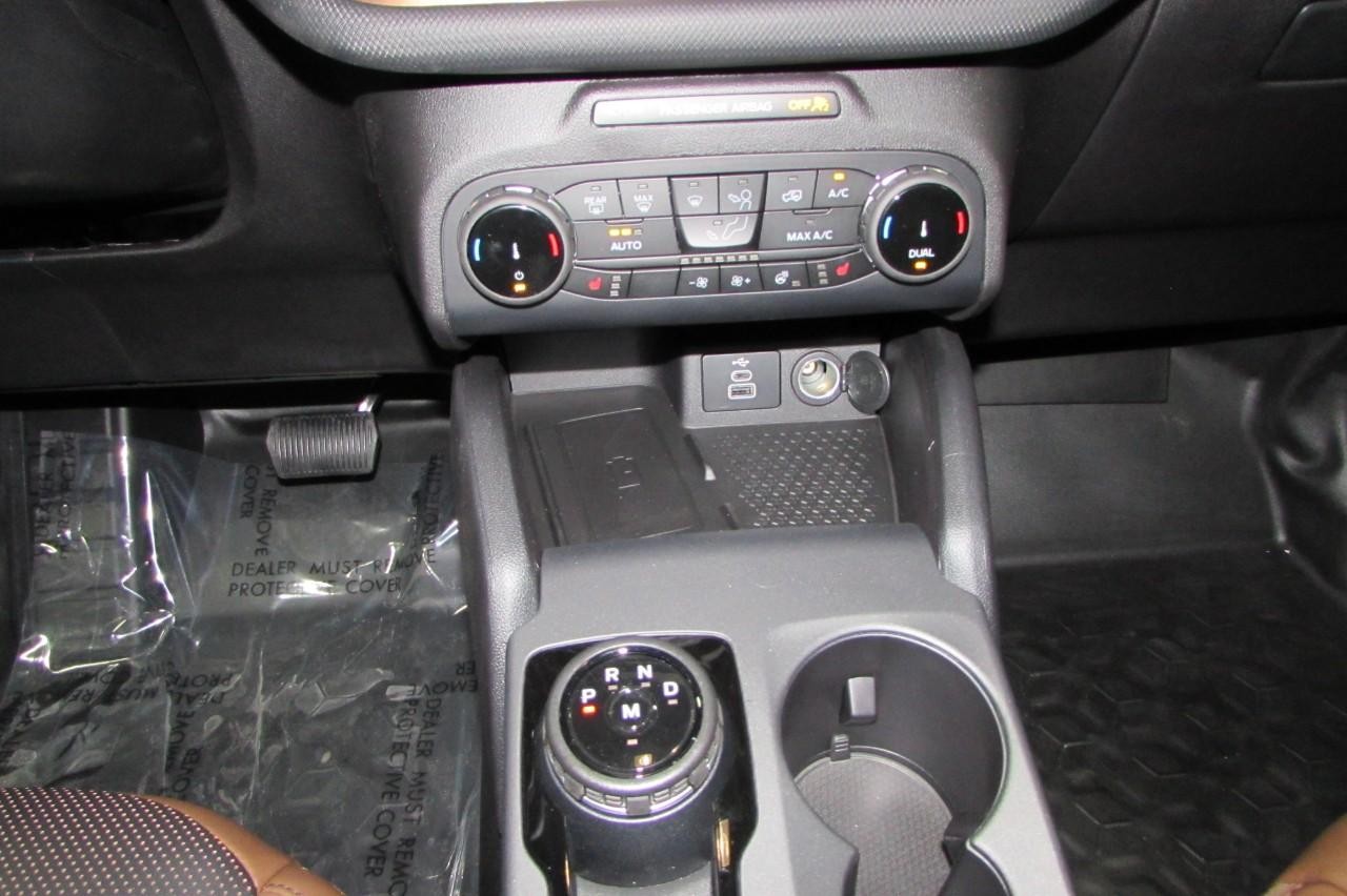 2024 Ox White Ford Bronco Sport Badlands 4X4 SUV
