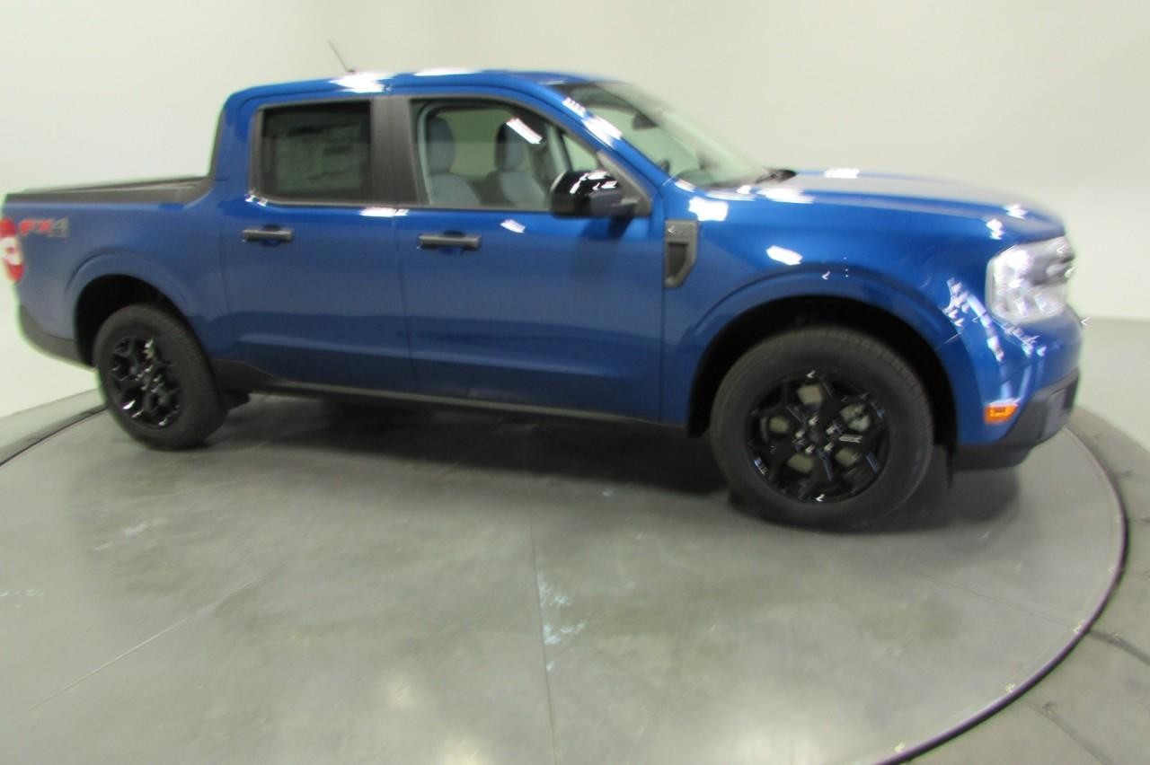 2024 Atlas Blue Metallic Ford Maverick XLT AWD Truck