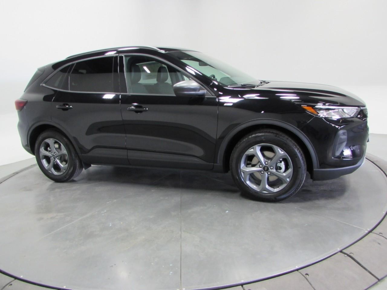 2025 Agate Black Metallic Ford Escape ST-Line FWD SUV