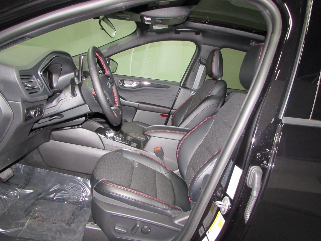 2025 Agate Black Metallic Ford Escape ST-Line FWD SUV
