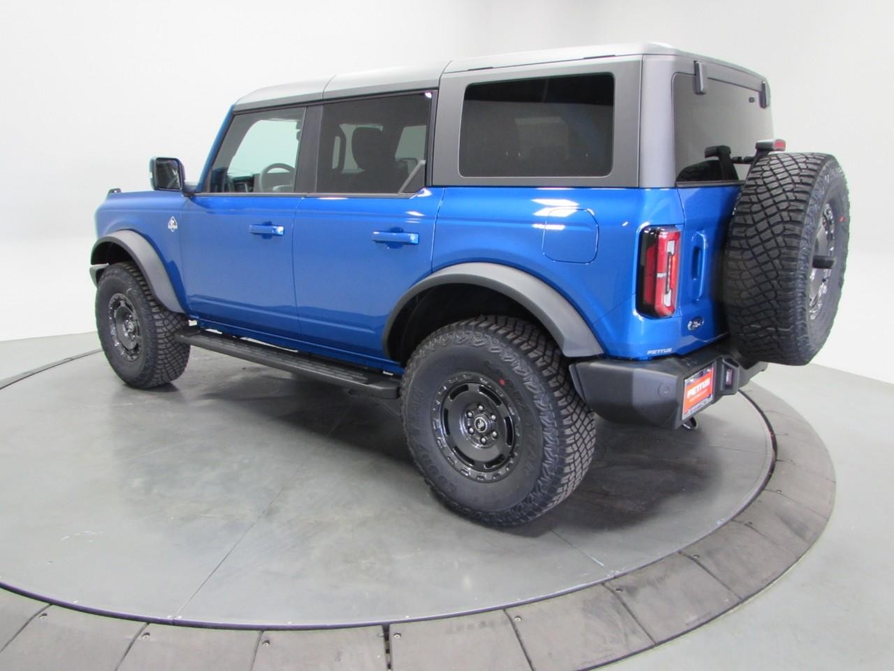 2024 Velo Blue Ford Bronco Outer Banks 4X4 SUV
