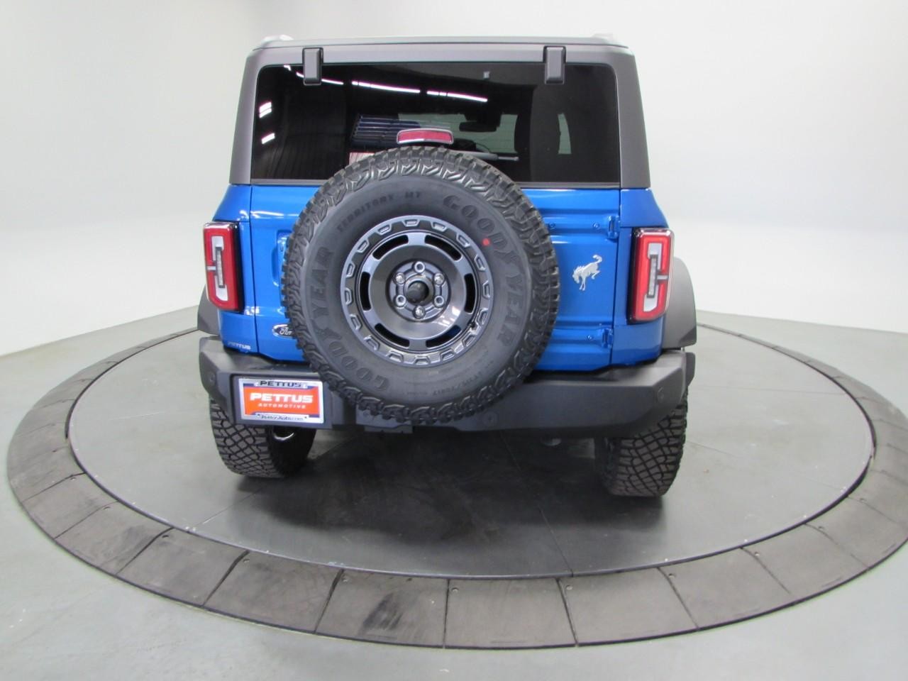 2024 Velo Blue Ford Bronco Outer Banks 4X4 SUV