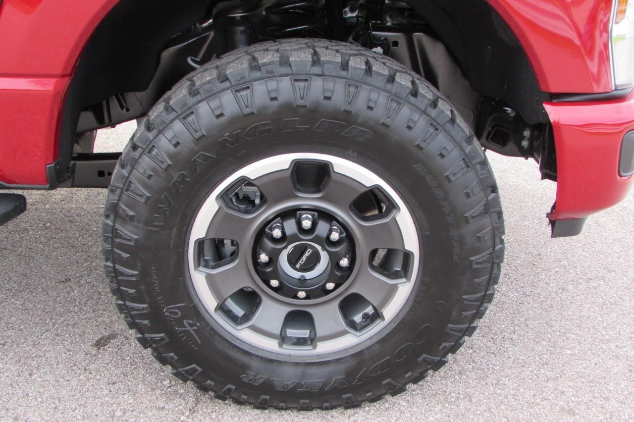 2024 Rapid Red Metallic Tinted Clearcoat Ford Super Duty F-250 SRW Lariat 4X4 Truck