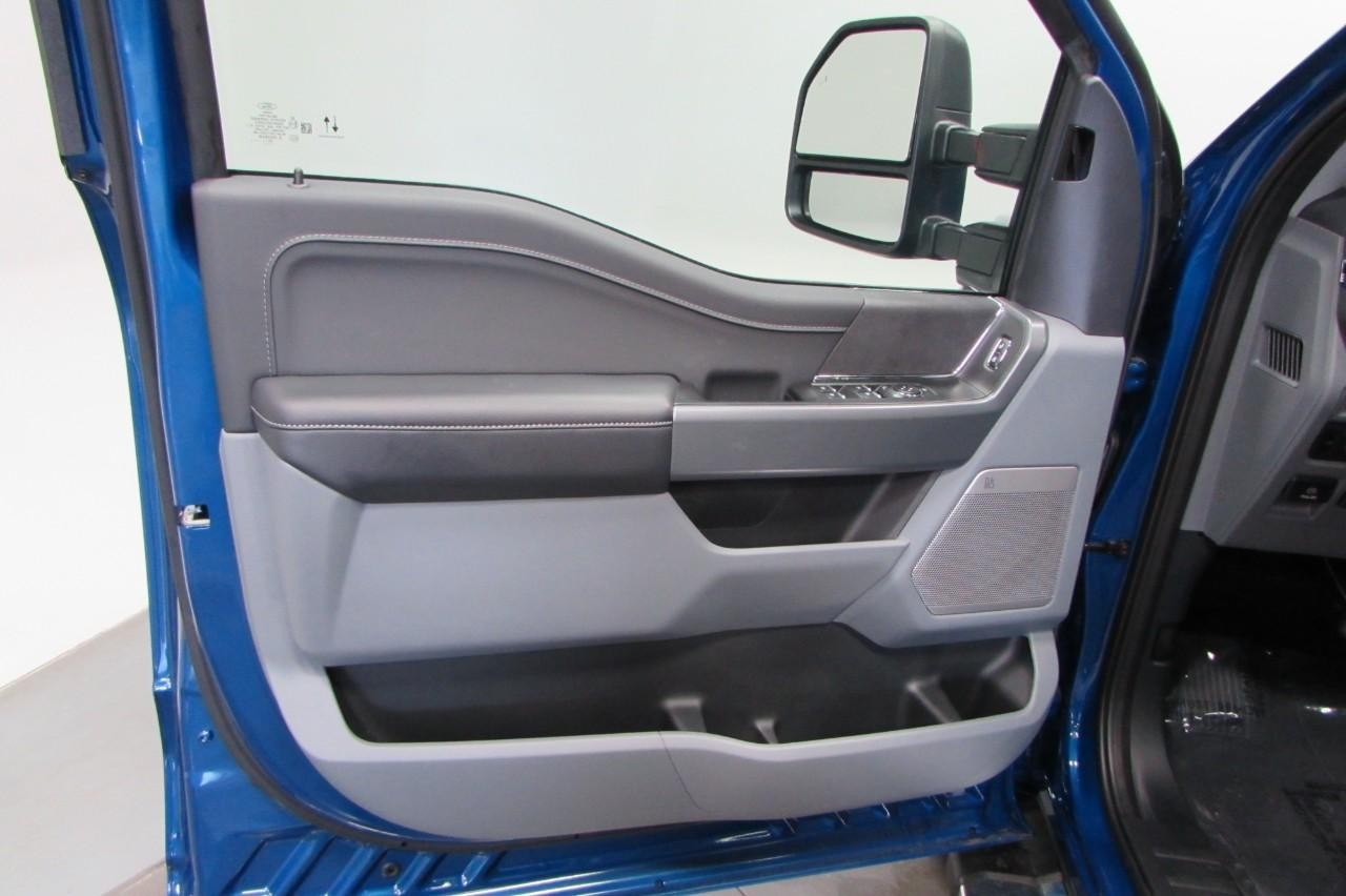 2024 Atlas Blue Metallic Ford F-150 XLT 4X4 Truck