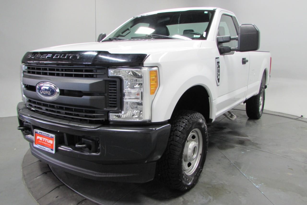 2017 Oxford White Ford Super Duty F-250 SRW XL 4X4 Truck
