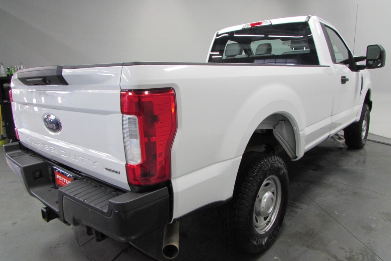2017 Oxford White Ford Super Duty F-250 SRW XL 4X4 Truck